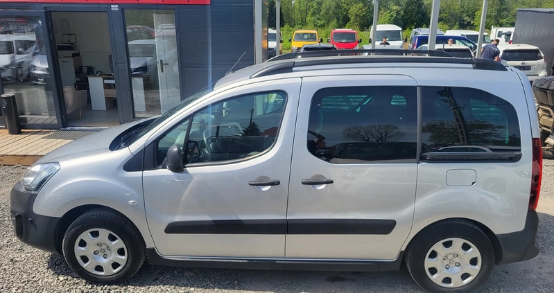 Peugeot Partner cena 59900 przebieg: 51819, rok produkcji 2016 z Dukla małe 379
